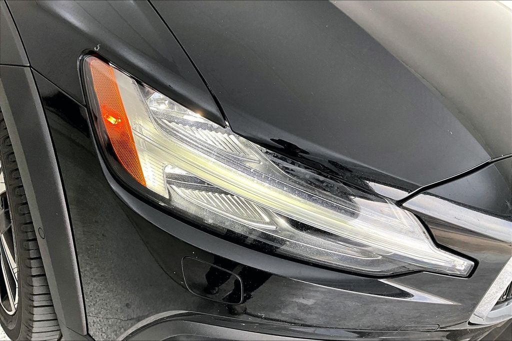2022 Volvo V60 Cross Country T5