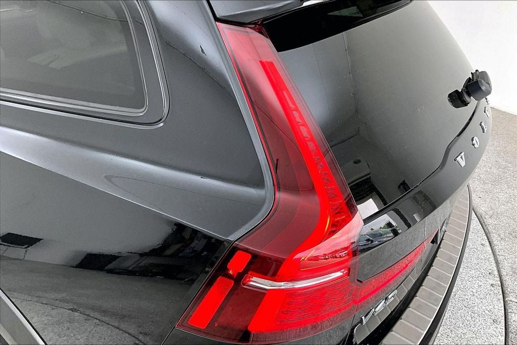 2022 Volvo V60 Cross Country T5