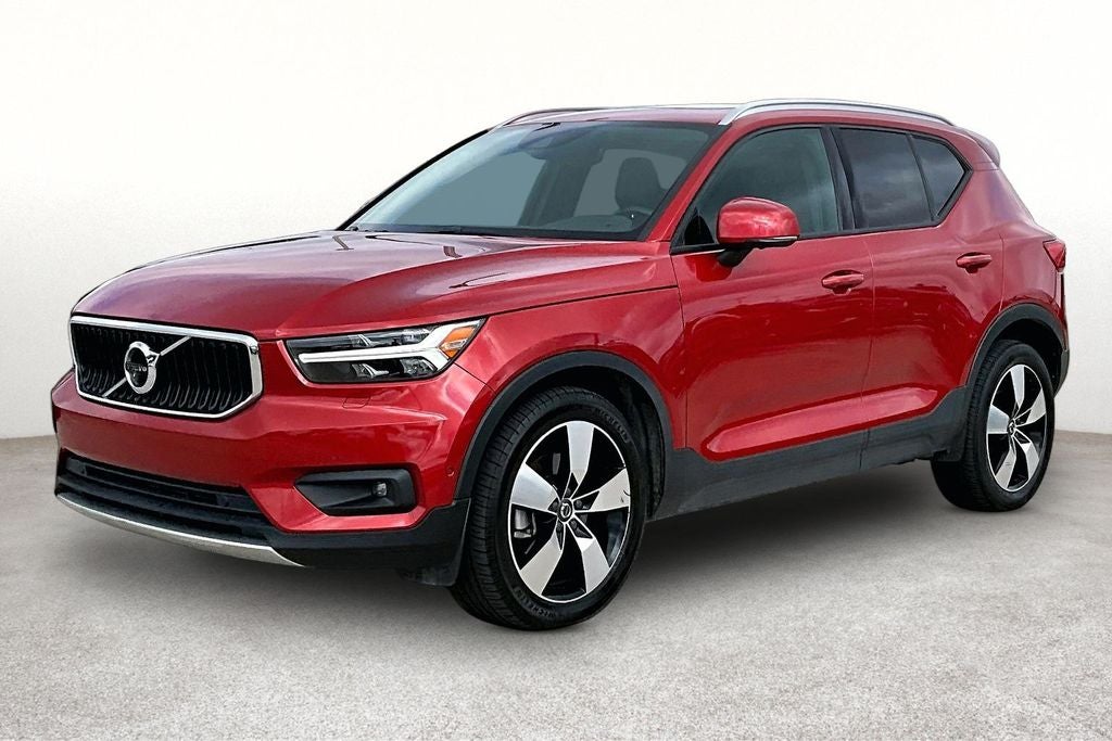 2019 Volvo XC40 Momentum