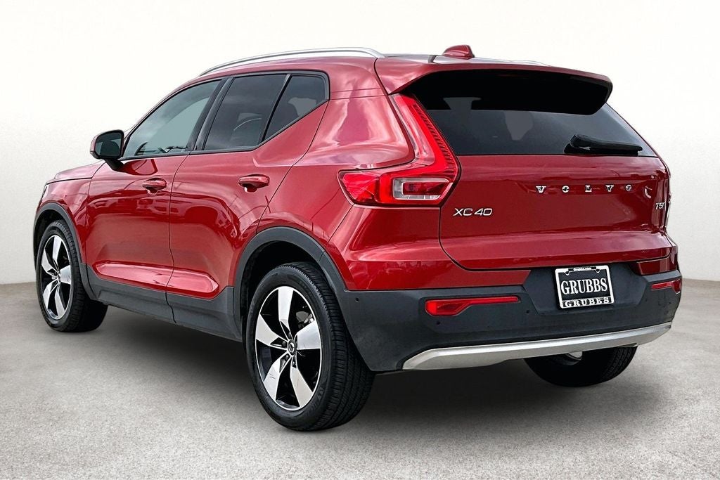 2019 Volvo XC40 Momentum