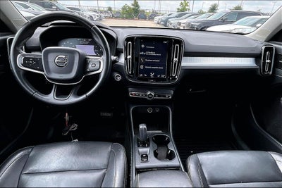 2019 Volvo XC40 Momentum