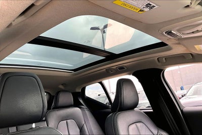 2019 Volvo XC40 Momentum