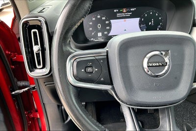 2019 Volvo XC40 Momentum