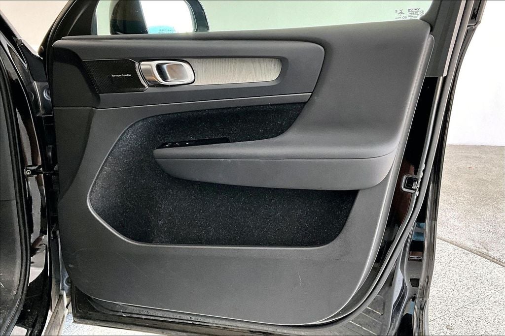 2022 Volvo XC40 T5 Inscription