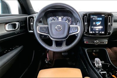 2022 Volvo XC40 T5 Inscription