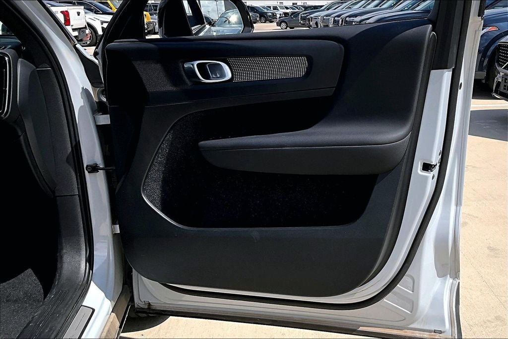 2020 Volvo XC40 R-Design