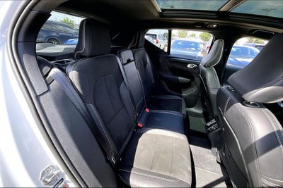 2020 Volvo XC40 R-Design