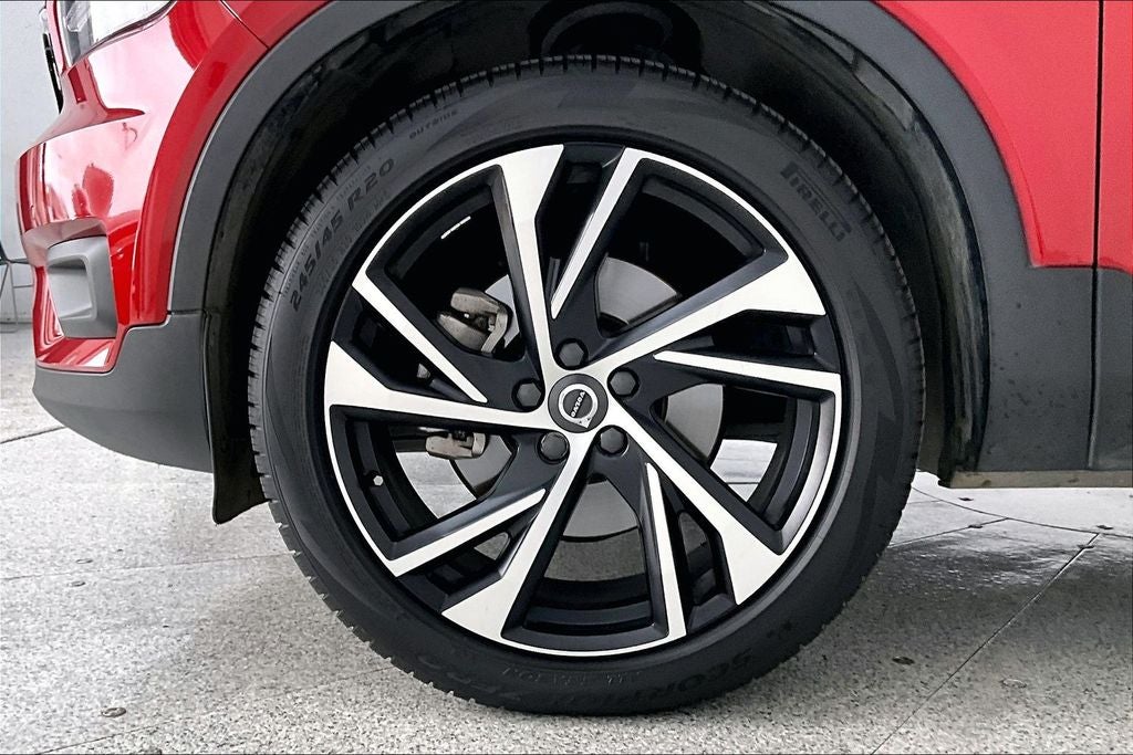 2020 Volvo XC40 R-Design