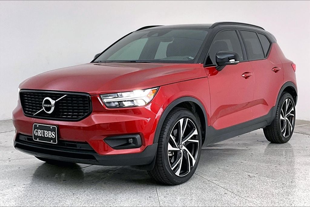 2020 Volvo XC40 R-Design