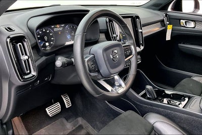 2020 Volvo XC40 R-Design
