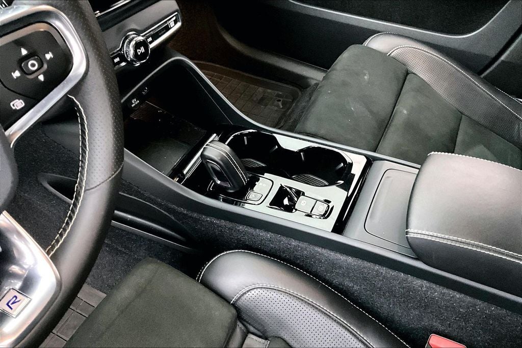 2020 Volvo XC40 R-Design