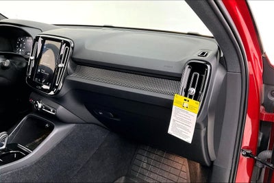 2020 Volvo XC40 R-Design