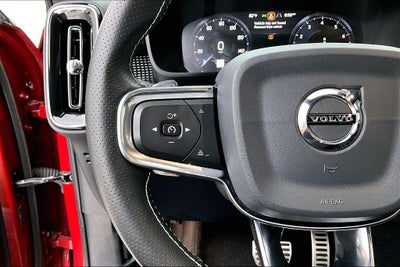 2020 Volvo XC40 R-Design