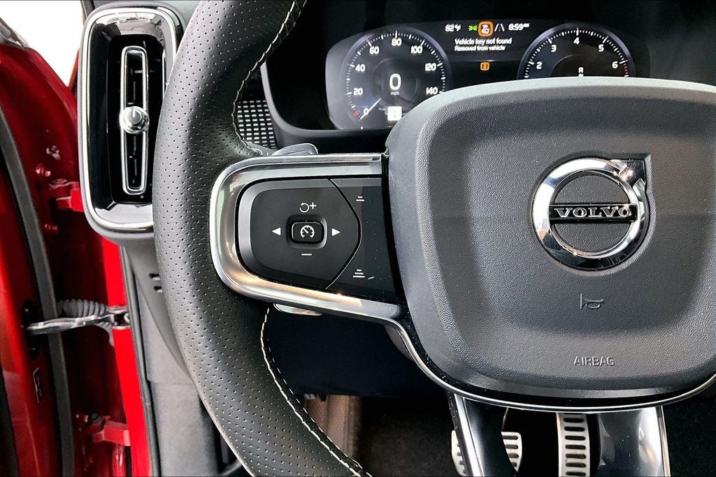 2020 Volvo XC40 R-Design