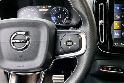 2020 Volvo XC40 R-Design