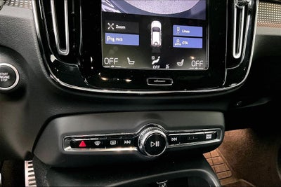 2020 Volvo XC40 R-Design