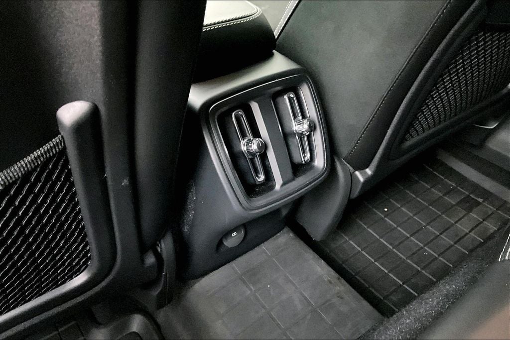 2020 Volvo XC40 R-Design