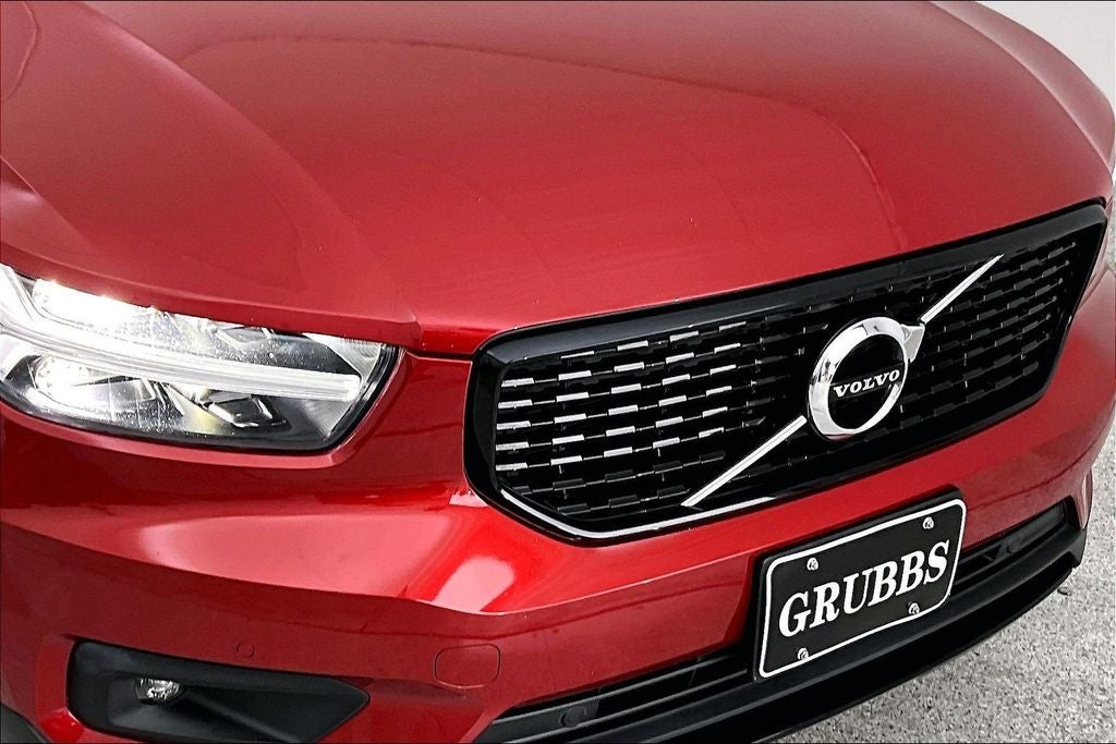 2020 Volvo XC40 R-Design