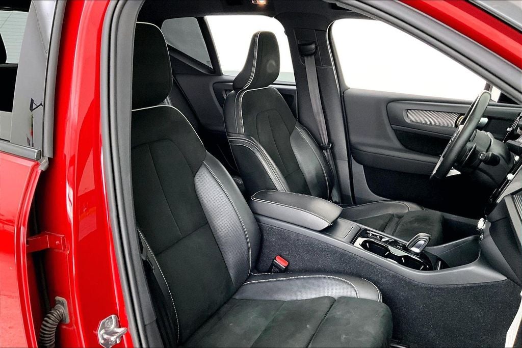 2020 Volvo XC40 R-Design