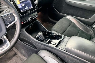 2020 Volvo XC40 R-Design