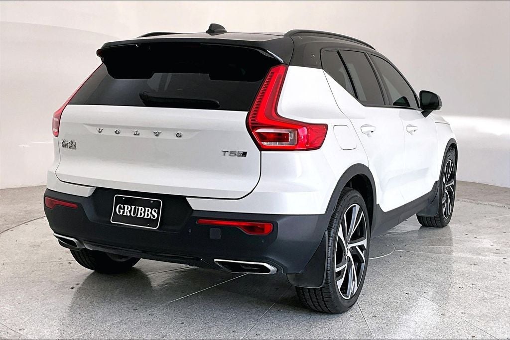 2020 Volvo XC40 R-Design