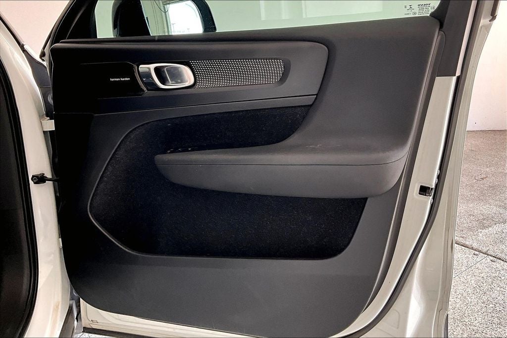 2020 Volvo XC40 R-Design