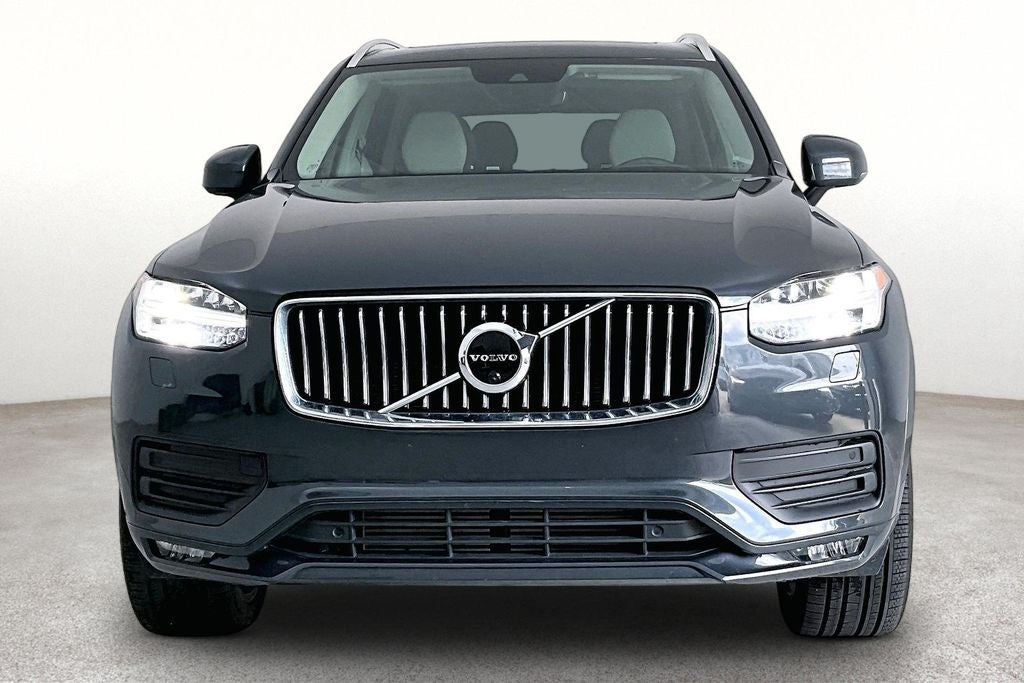 2022 Volvo XC90 T6 Momentum