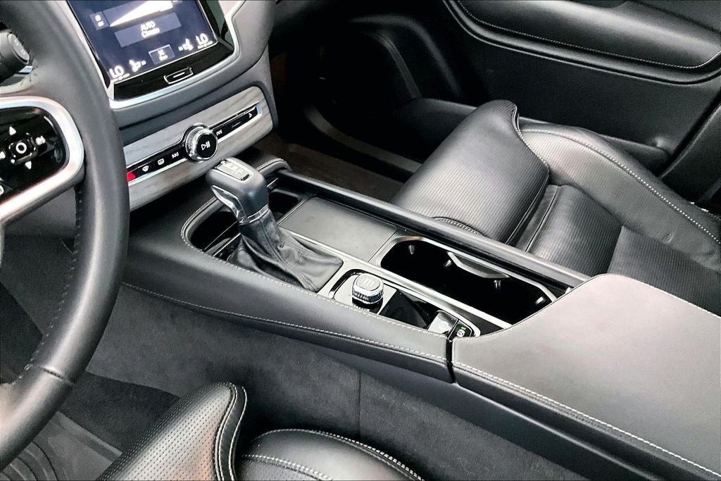 2022 Volvo XC90 T6 Inscription