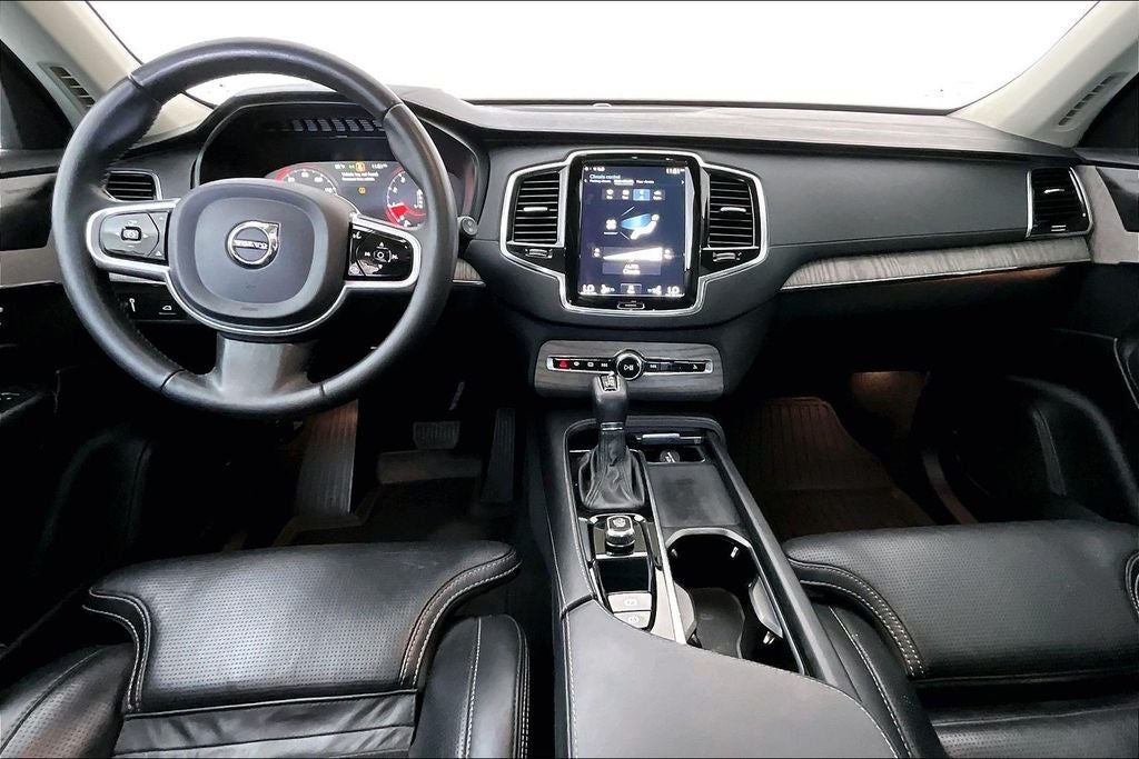 2022 Volvo XC90 T6 Inscription