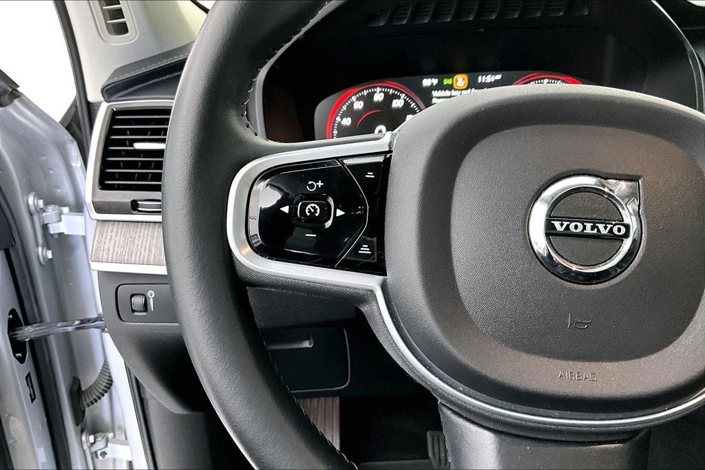 2022 Volvo XC90 T6 Inscription