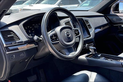 2019 Volvo XC90 T6 Momentum