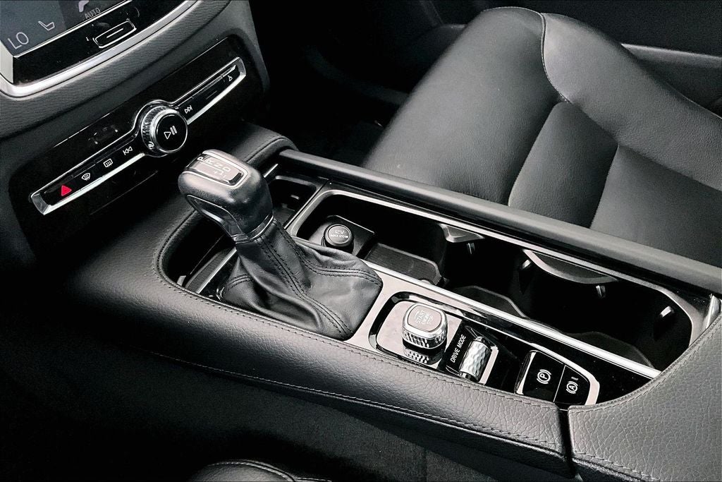 2019 Volvo XC90 T6 Momentum