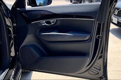 2019 Volvo XC90 T6 Momentum