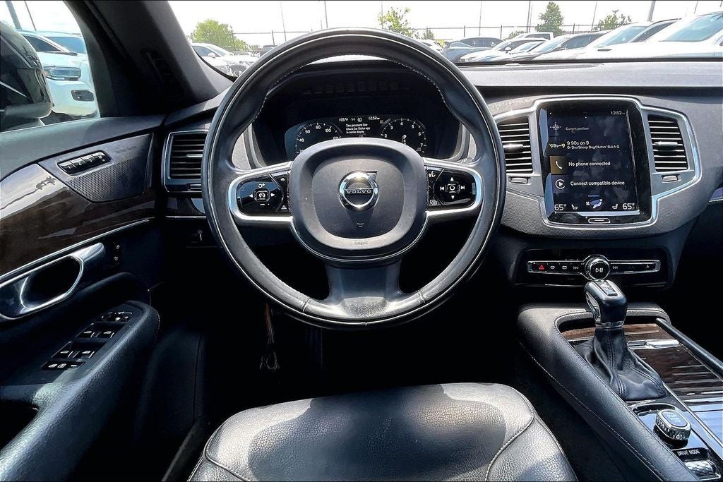 2019 Volvo XC90 T6 Momentum