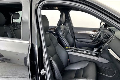 2019 Volvo XC90 T6 Momentum