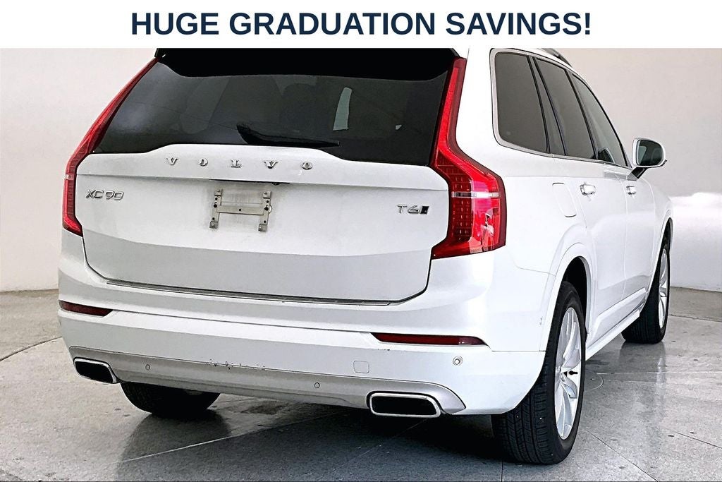 2016 Volvo XC90 T6 Momentum