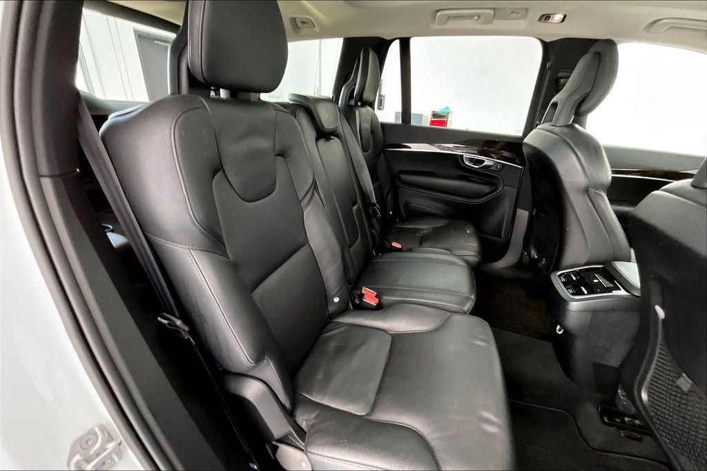 2018 Volvo XC90 T6 Momentum