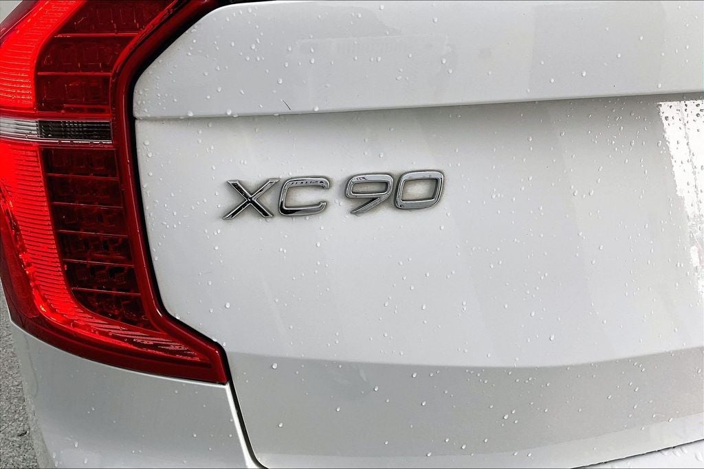 2018 Volvo XC90 T6 Momentum