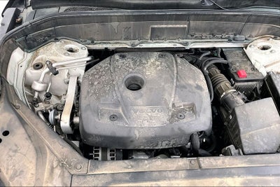 2018 Volvo XC90 T6 Momentum