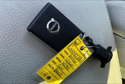 2016 Volvo XC90 T6 Momentum