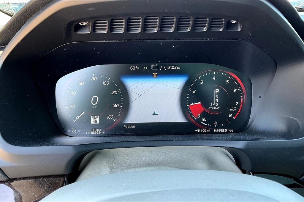 2016 Volvo XC90 T6 Momentum