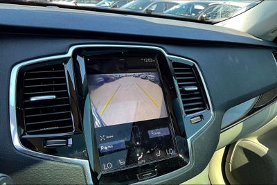 2016 Volvo XC90 T6 Momentum