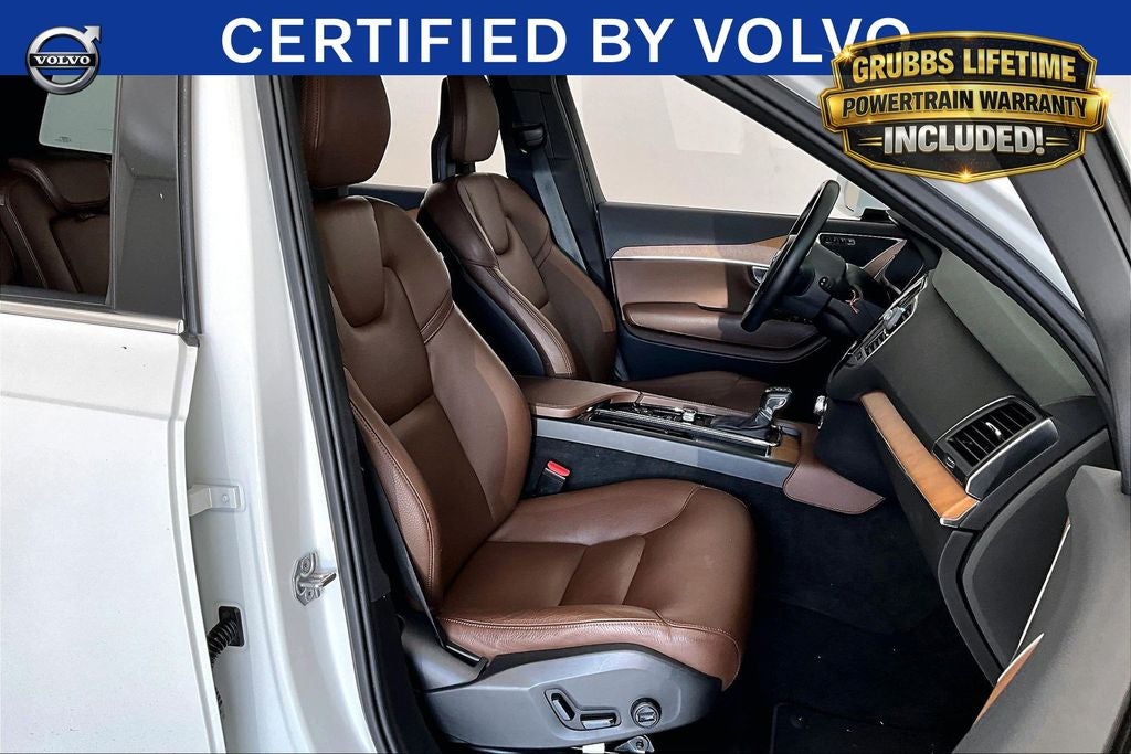 2021 Volvo XC90 T6 Momentum