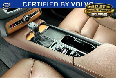 2021 Volvo XC90 T6 Momentum