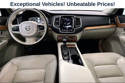 2021 Volvo XC90 T6 Momentum