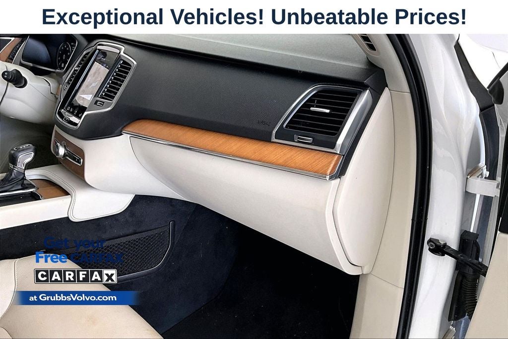 2021 Volvo XC90 T6 Momentum
