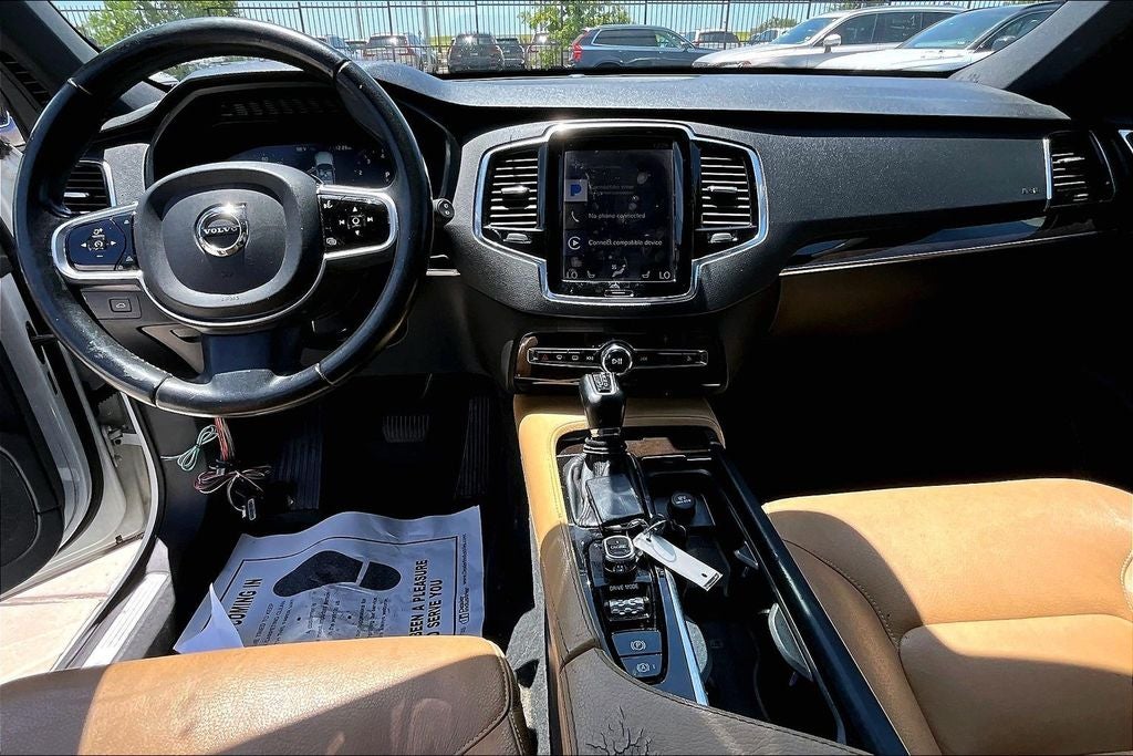 2017 Volvo XC90 T6 Momentum