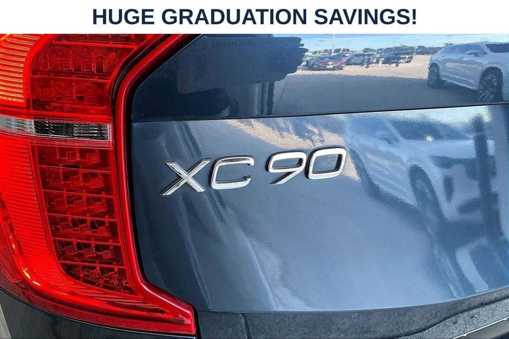 2020 Volvo XC90 T6 Momentum