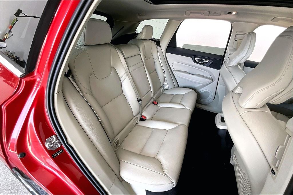 2021 Volvo XC60 T6 Momentum
