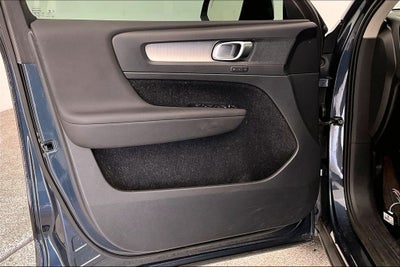 2021 Volvo XC40 Momentum